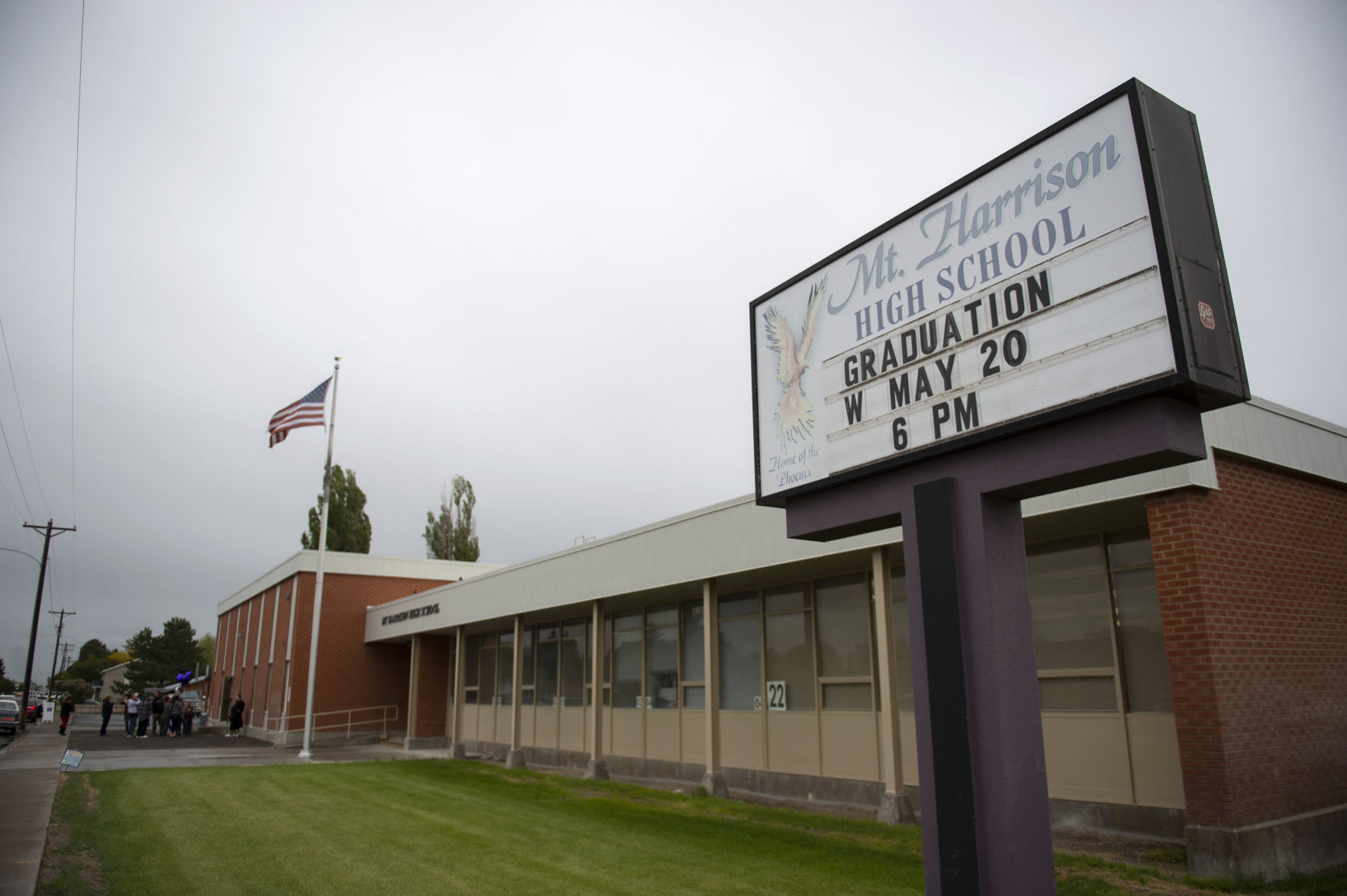 Mount Harrison students receive diplomas